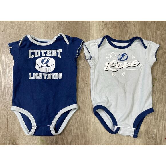 Lot of 2 NHL Tampa Bay Lightning Baby Bodysuits 3-6M - Cutest Lightning Design - Picture 4 of 8